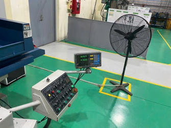 Màn hình hiển thị DRO được lắp trên máy tiện