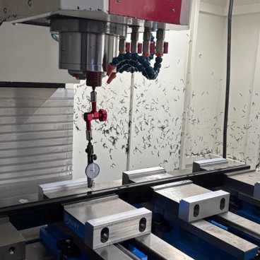 Rà gá bằng đồng hồ so trong máy CNC