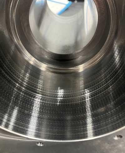 Vết tự rung trên bề mặt chi tiết trụ sau gia công